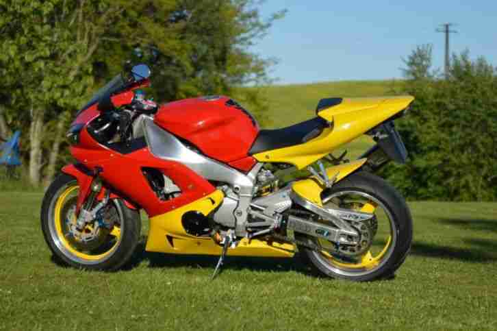 Yamaha R1 RN04 Gelb / Rot Wenig Kilometer