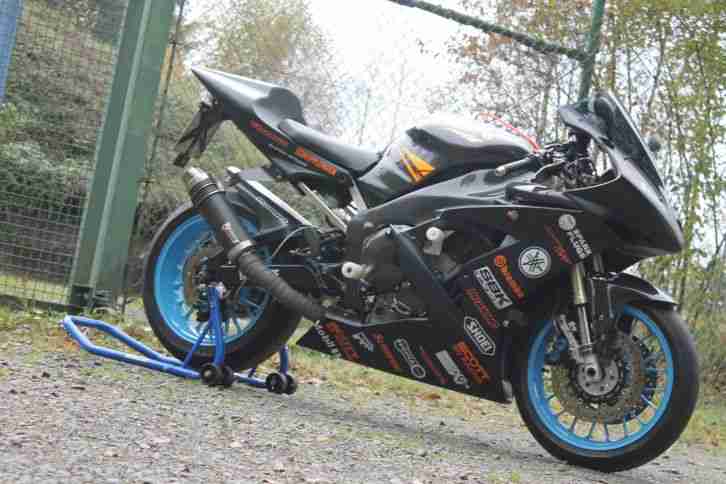Yamaha R1 RN04 - Raceumbau mit Straßenzulassung, PVM, Carbon, etc