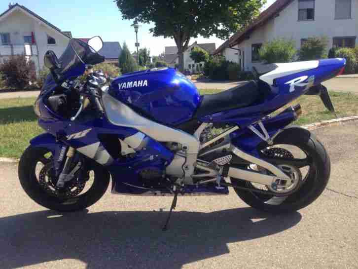 Yamaha R1 RN04