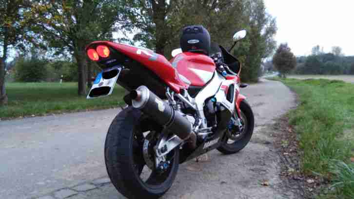 Yamaha R1 RN04,rot,Bj.9/2000,32000km,,150PS