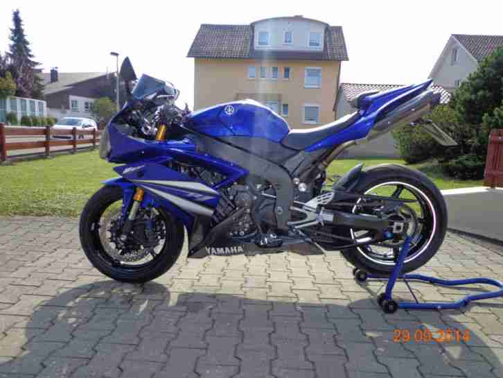 Yamaha R1 RN19