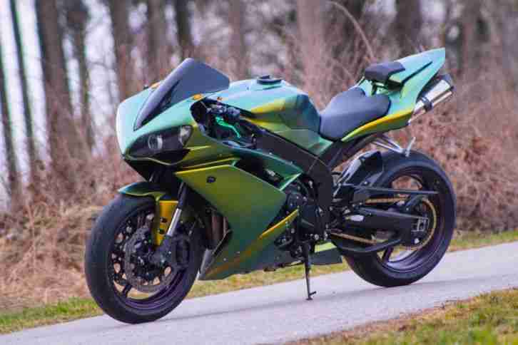 Yamaha R1 RN19