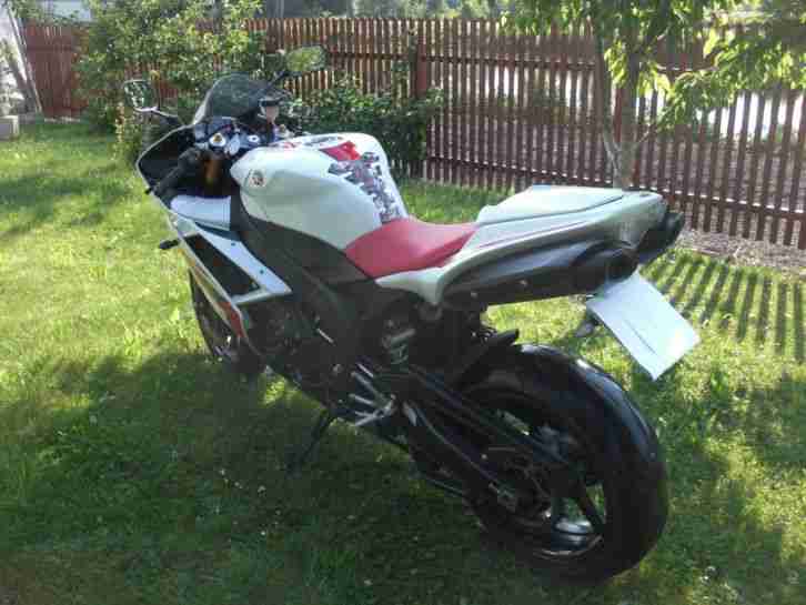 Yamaha R1 RN19 WEISS TOP ZUSTAND