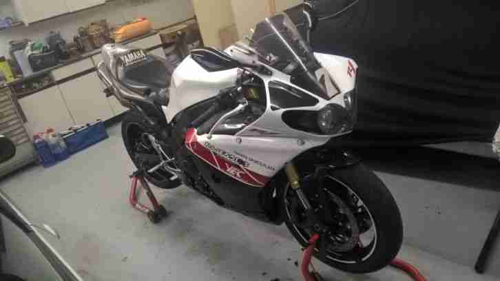 Yamaha R1 RN22 mit YART Verkleidung