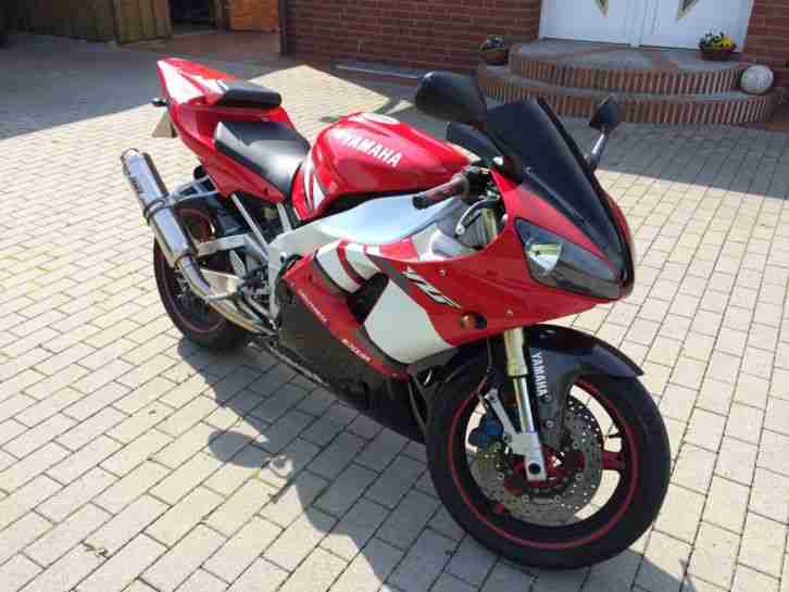 Yamaha R1 Rn04