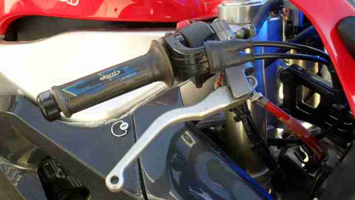 Yamaha R1 Spezialumbau Streetfighter Laaks-Tuning 175PS Flachschieber