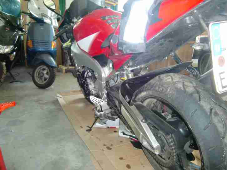 Yamaha R1 Unfallmaschine BJ.2000, Motor OK und läuft