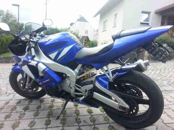 Yamaha R1 YZF