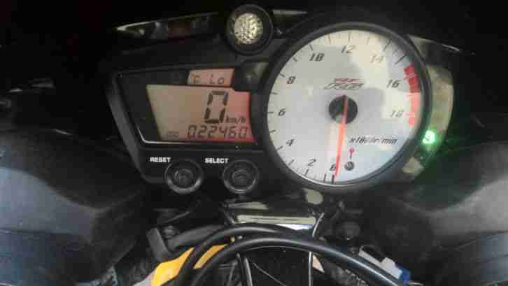Yamaha R6 RJ 05 22000 km Sondermodell (Einspritzer)