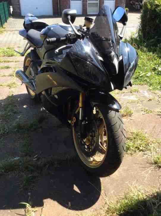 Yamaha R6 Rj15 Schwarz / Gold / neuw. Reifen