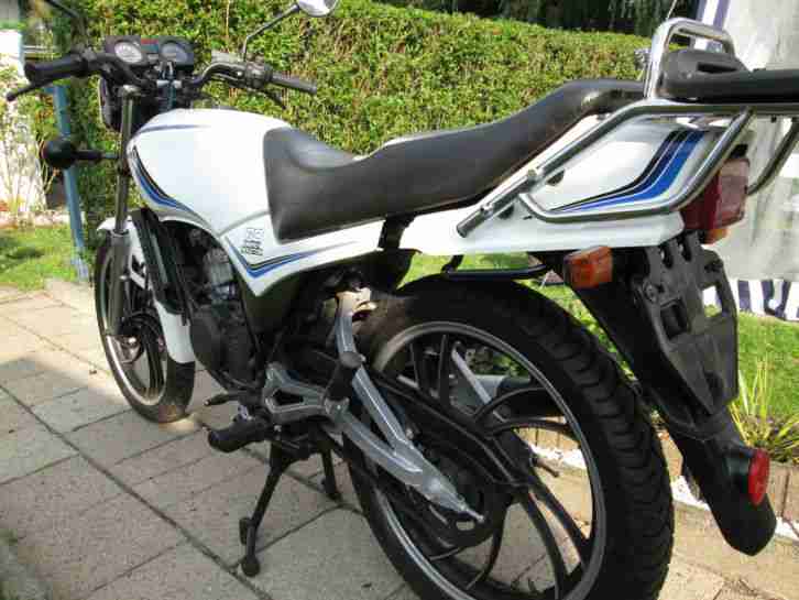 Yamaha RD 125 LC --- 2 Takt --- EZ 1984 --- mit Papieren und Schlüssel ---