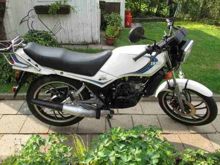 Yamaha RD 125 LC --- 2 Takt --- EZ 1984 --- mit Papieren und Schlüssel ---