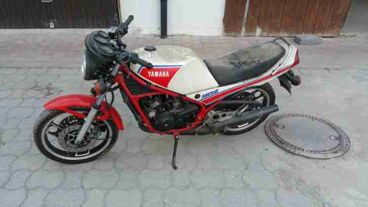 Yamaha RD 350 YPVS - Naked Bike - 2 Takt Motor - 350 ccm - BJ.1985 Wassergekühlt