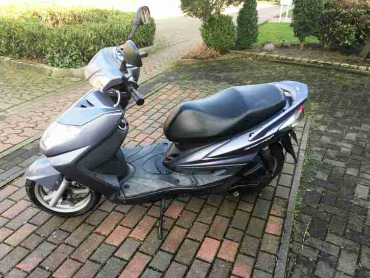 Yamaha Roller 125 ccm wenig gefahren guter Zustand