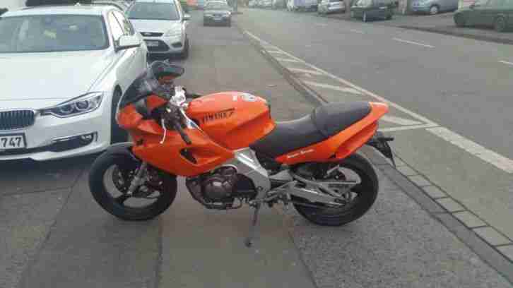 Yamaha SZR 660