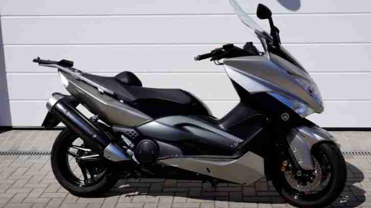 Yamaha T-MAX 500 mit 500 ccm und ABS