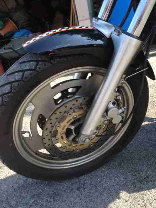 Yamaha V-MAX 1200 - mit 100 KW offene Version das Kultmotorrad