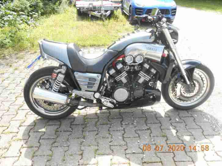 Yamaha V-Max Bj.1990 in Guten Zustand und läuft auch einwandfrei -TOP- !!!