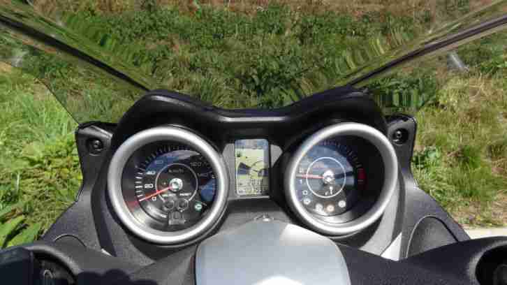 Yamaha X-Max 250 ABS, weiß metallic