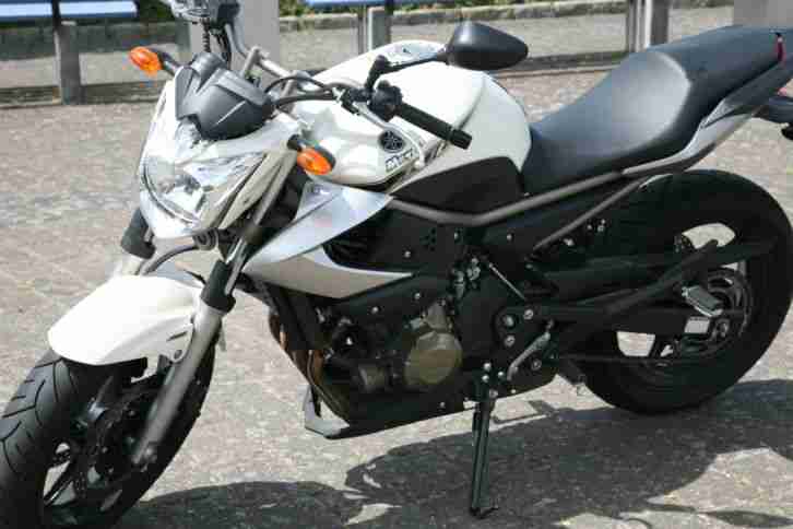 *** Yamaha XJ 6 *** 2011 *** 600ccm *** 75PS *** weiß ***