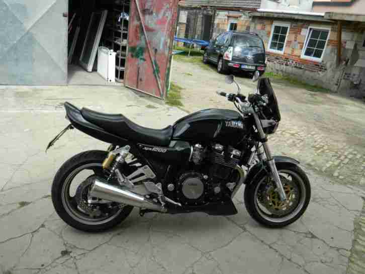 Yamaha XJR 1200