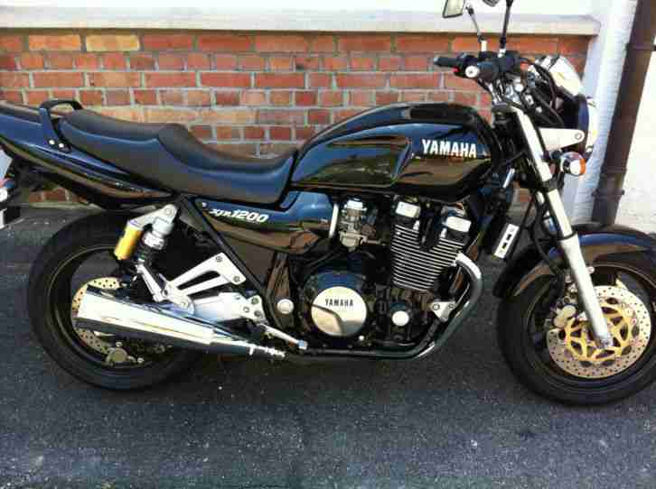 Yamaha XJR 1200