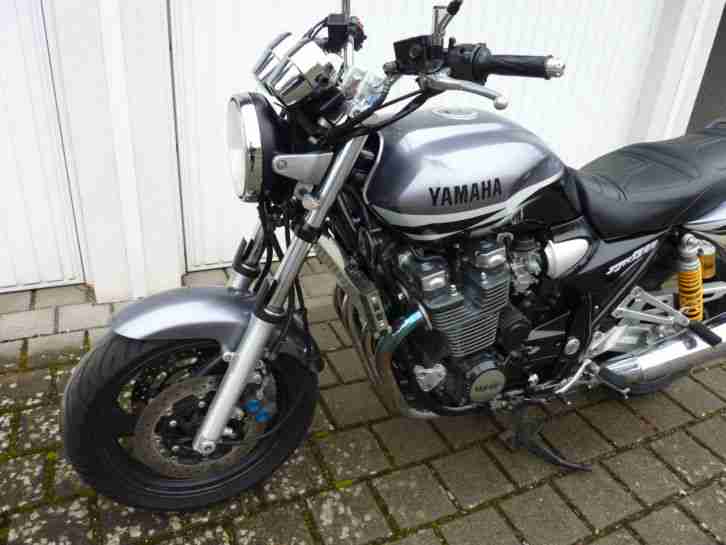 Yamaha XJR -1300 Baujahr 3.2002 Km 65000 Tüv 2.2015 KD Neu
