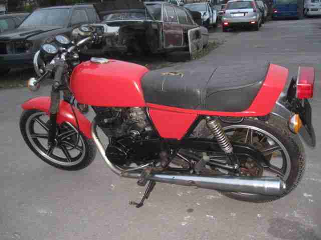 Yamaha XS 400 Typ 2A2 Baujahr 1978 wie abgebildet mit Papieren und Schlüssel