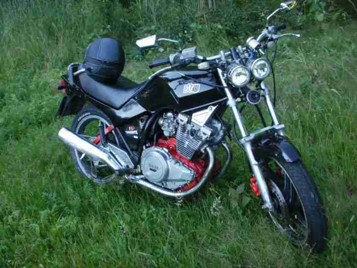 Yamaha XS400 DOHC 12E