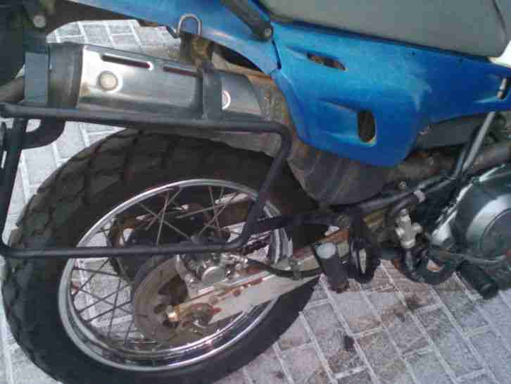 Yamaha XT600E mit Acerbis Tank und Gepäckträger