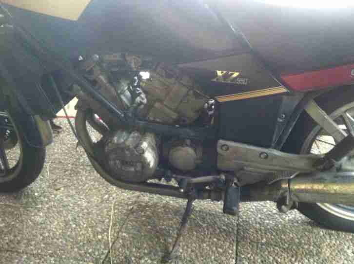 Yamaha XZ550 XZ 550 mit 2 Zylinder V Motor + Kardan für Bastler