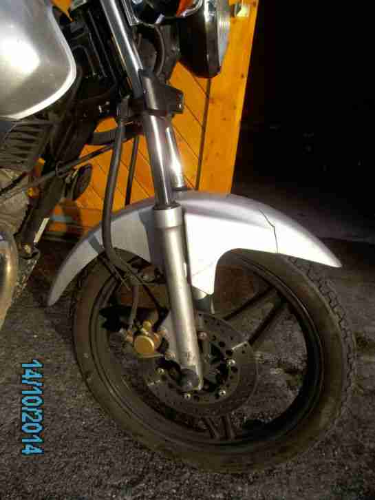 Yamaha YBR 125 silber Unfallmotorrad