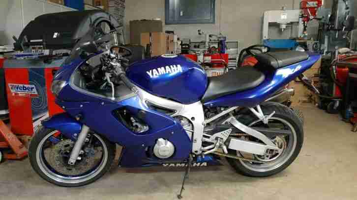 Yamaha YZF 600 R6 RJ03