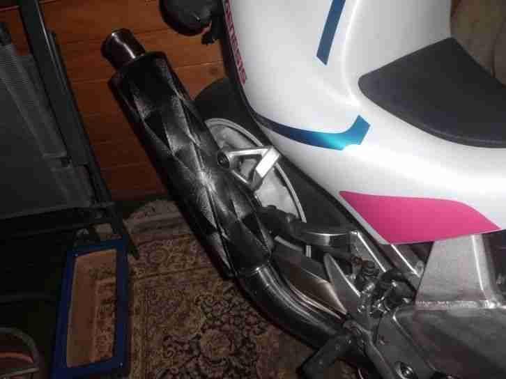 Yamaha YZF 750- R