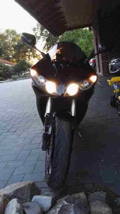 Yamaha YZF - R 1 RN12 Black Edition TÜV bis 04/19 keine Mängel