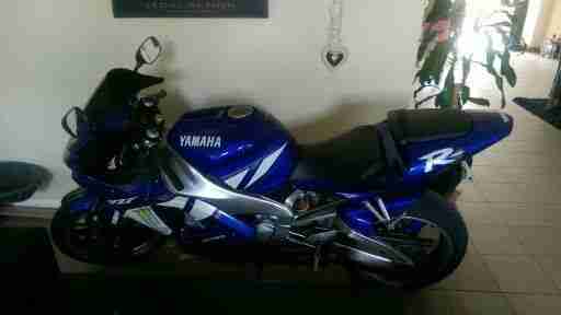 Yamaha YZF R1