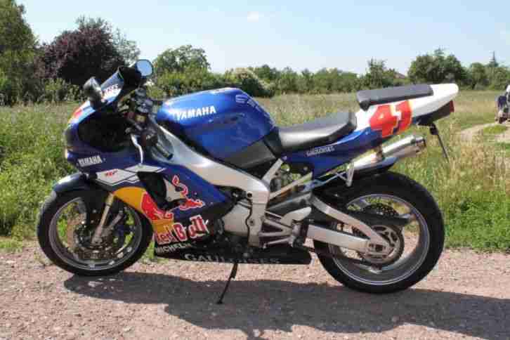 Yamaha YZF R1