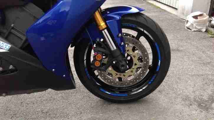 Yamaha YZF R1