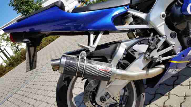 Yamaha YZF R1