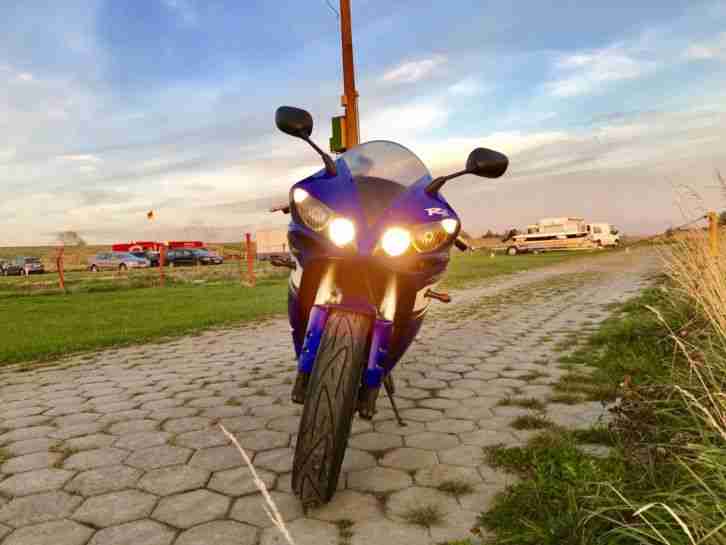 Yamaha YZF R1 RN 12 wenig km TÜV neu Motorrad viel Zubehör