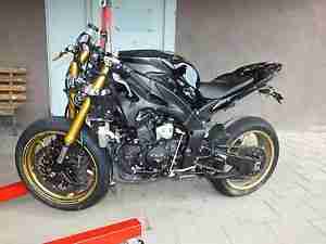 Yamaha YZF R1
