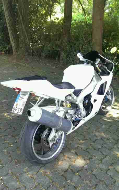 Yamaha YZF R1 RN04