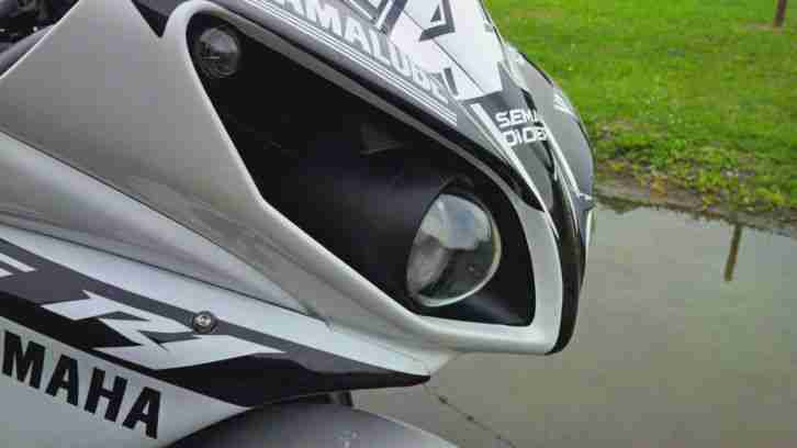 Yamaha YZF R1 RN22 Quickshifter Leo Vince Powercommander