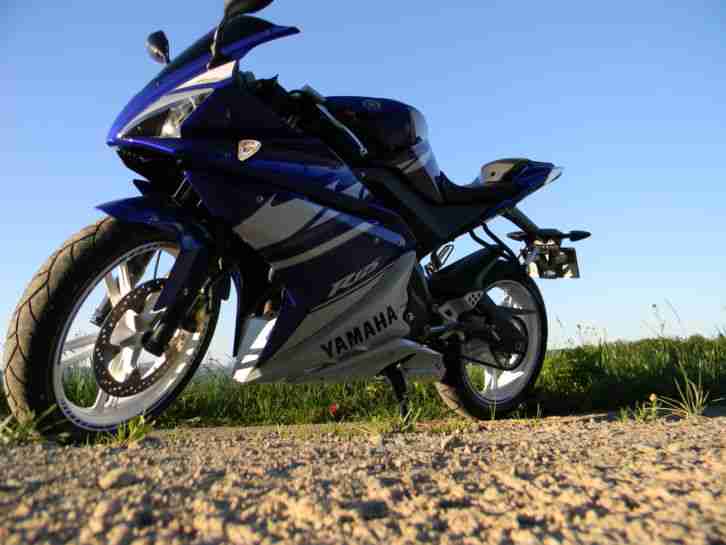 Yamaha YZF R125 T O P Z U S T A N D