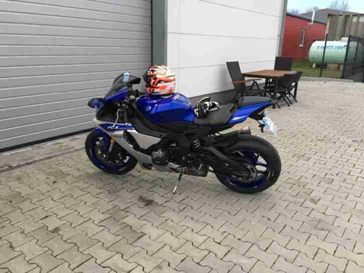 Yamaha r1