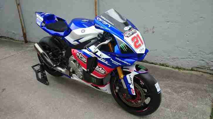 Yamaha r1 racing