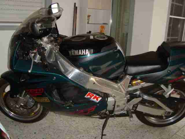 Yamaha yzf 750r