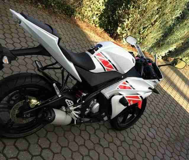Yamaha yzf r 125 Motorrad Benzin Sommerreifen 9800 Km TÜV bis 2016