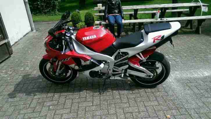 Yamaha yzf r1