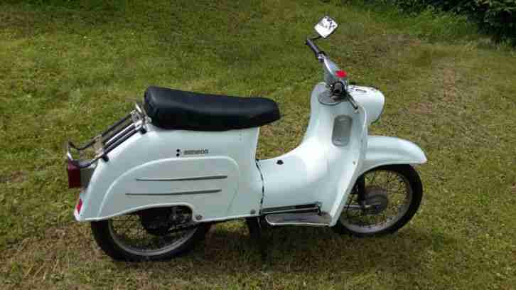 Zarte Simson Schwalbe in weiß sucht neuen Wirkungskreis ;)